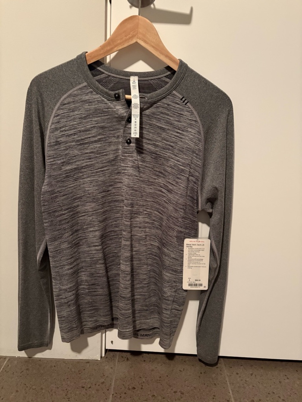 lululemon athletica Men's Gray Heather Long-Sleeve Henley